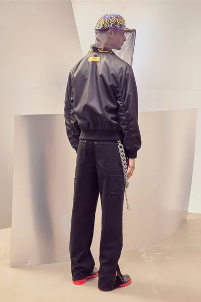 Look 30